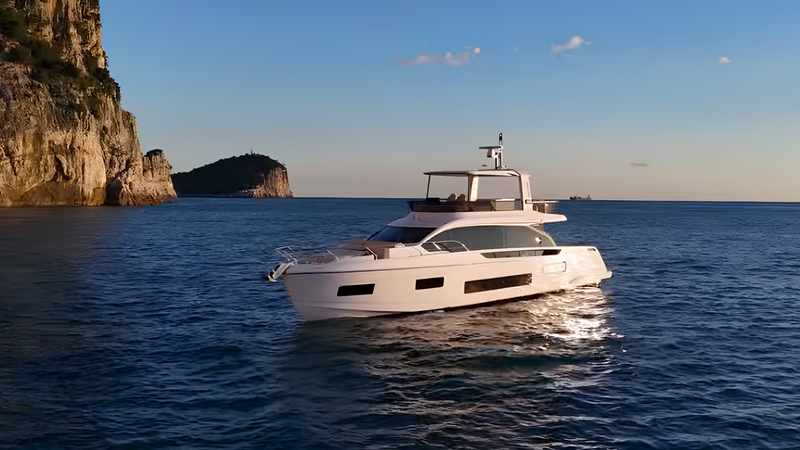AZIMUT 62 FLY